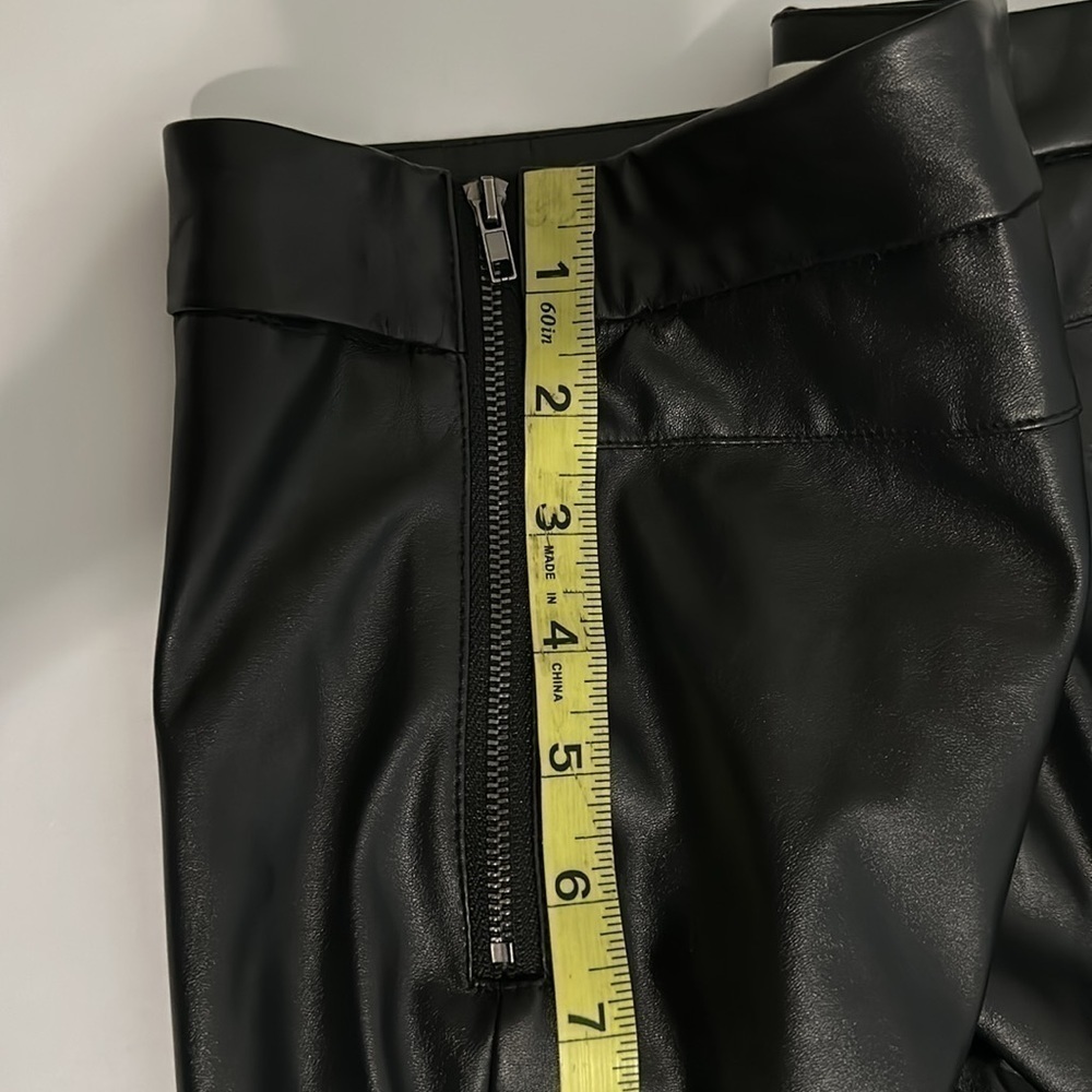 Idem Ditto Black Faux Leather Skinny Pants NWOT Women Size MED Vegan High Rise - Picture 14 of 16